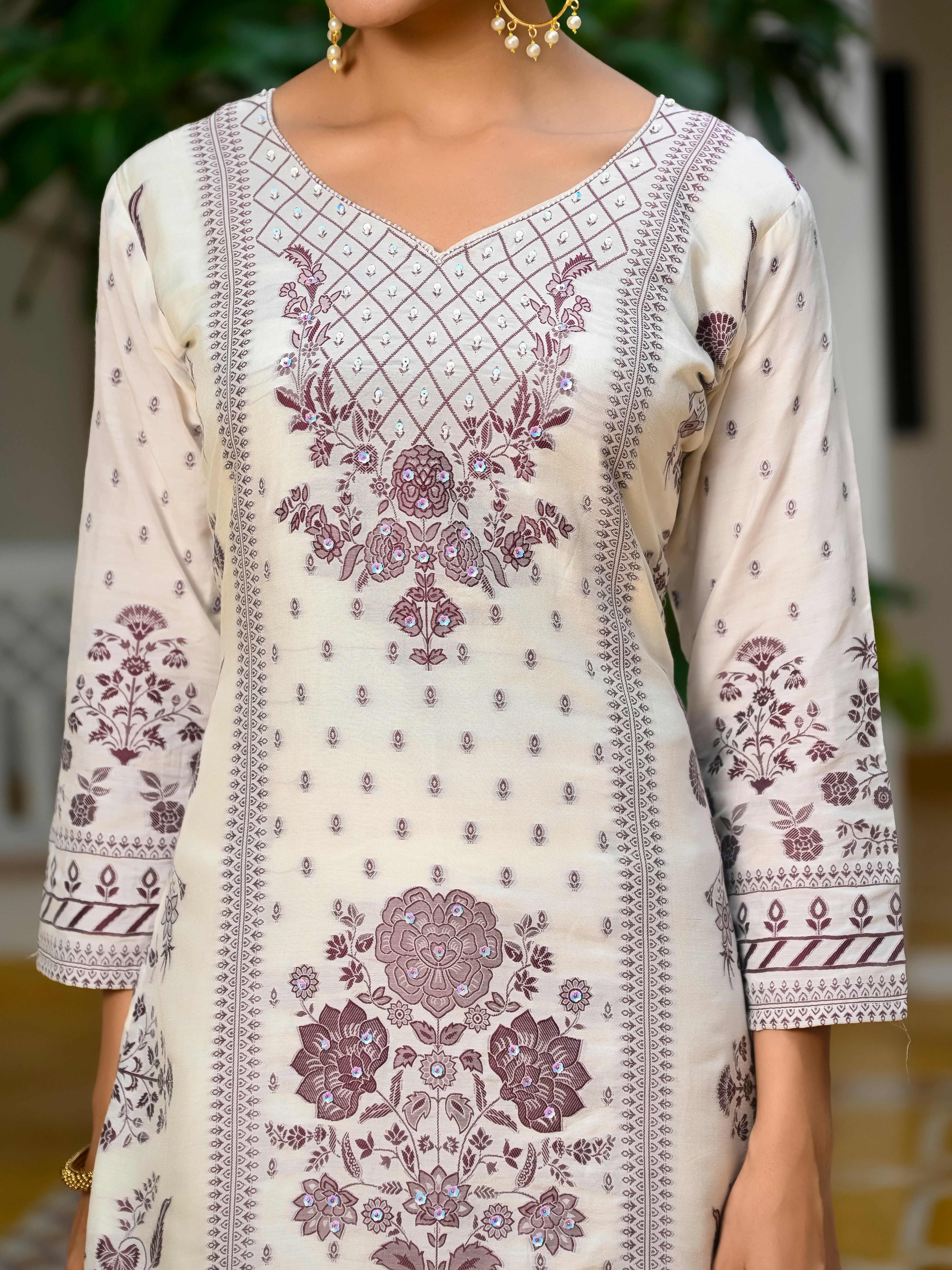 Top Fabric- Viscose Muslin Jequred With Handwork Bottom- Viscose Santton Duptta- Viscose Muslin Jequred Duptta Inner- Cotton