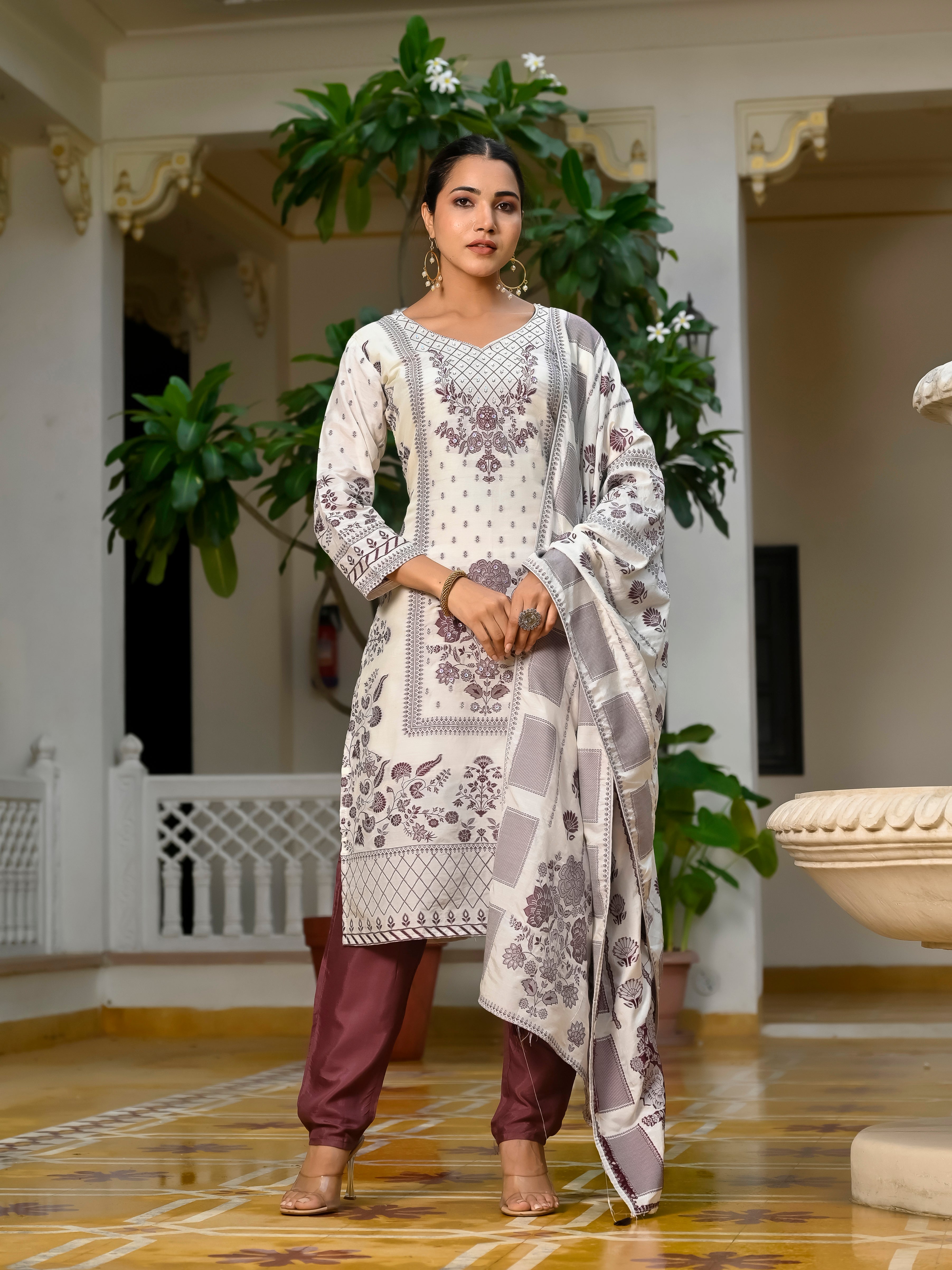 Top Fabric- Viscose Muslin Jequred With Handwork Bottom- Viscose Santton Duptta- Viscose Muslin Jequred Duptta Inner- Cotton
